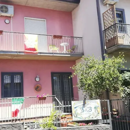 Couette-café Amici Dell'etna 3*